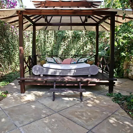Villa Lujosa Con Piscina Privada Y Precioso Jardin *