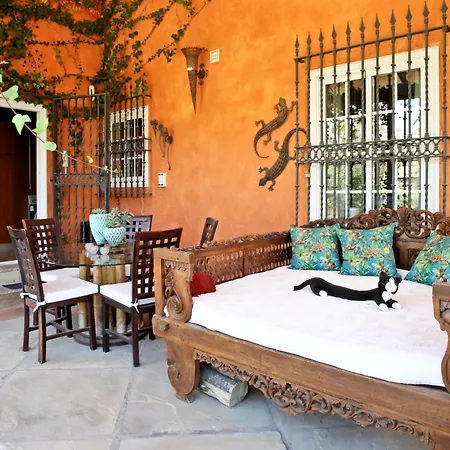 Lujosa Con Piscina Privada Y Precioso Jardin Вилла Чайофа
