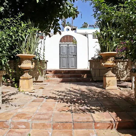 Lujosa Con Piscina Privada Y Precioso Jardin * Чайофа