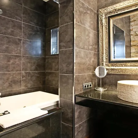 Lujosa Con Piscina Privada Y Precioso Jardin Вилла *