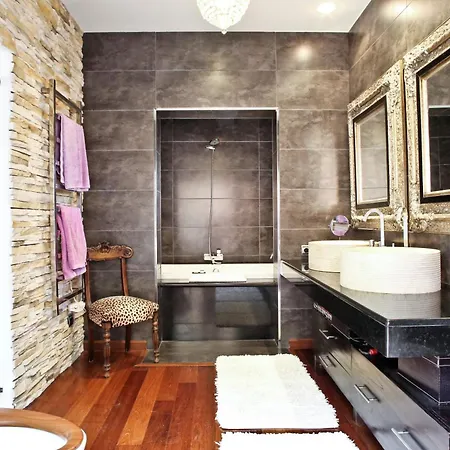 Lujosa Con Piscina Privada Y Precioso Jardin Вилла Чайофа
